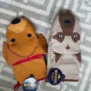 Dog oven mitts NWT